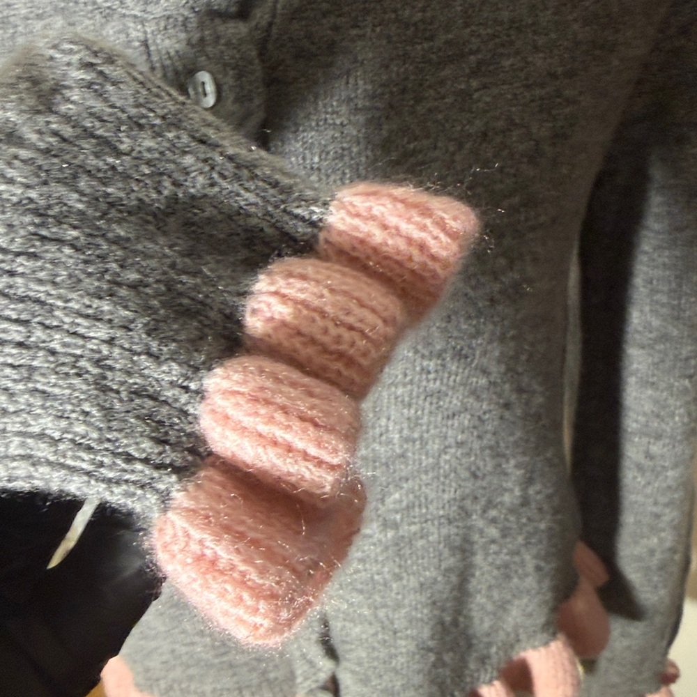 NWOT Anthropologie S Grey and Pink Ruffled Cardigan - Picture 4 of 11